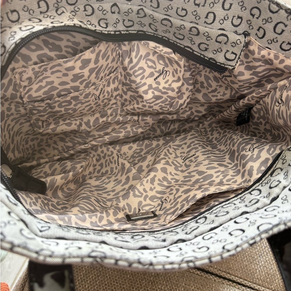 Guess Handbag - Picture 5 of 7